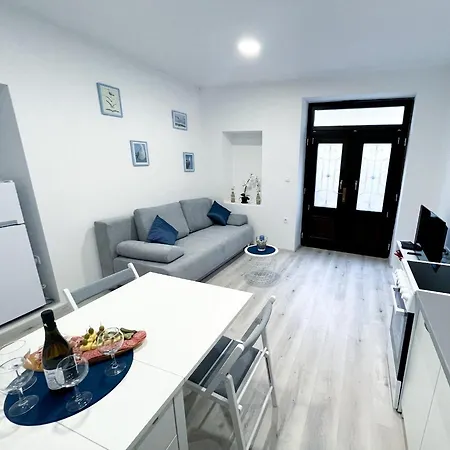Apartma Galeb *